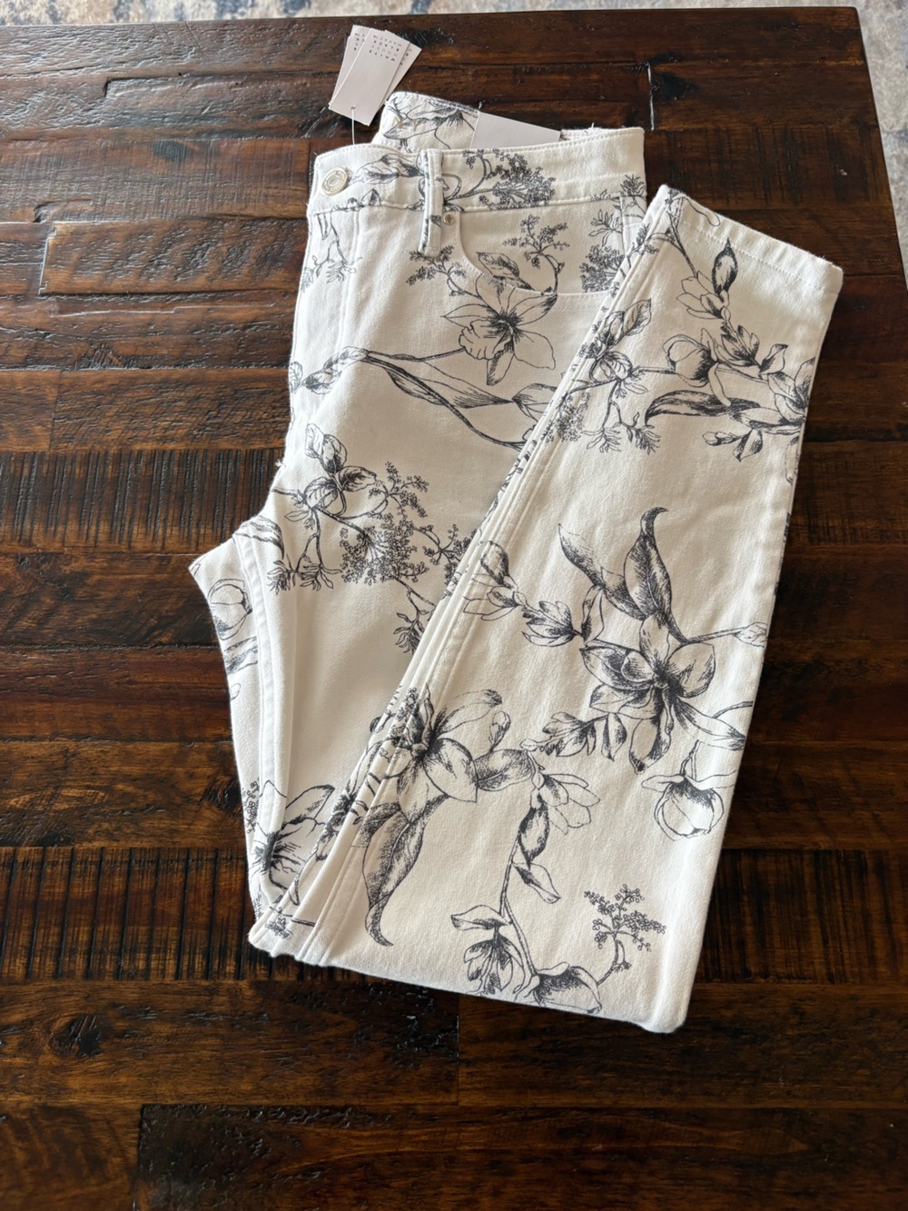 White House Black Market White and Black Floral Print Jeans, Size 4 - Picture 4 of 5